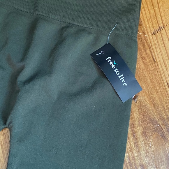 Free to Live Leggings - Picture 2 of 3